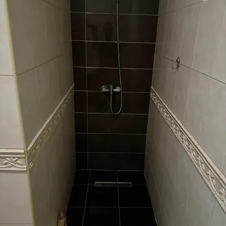 Urban Oasis 3 * טיראנה